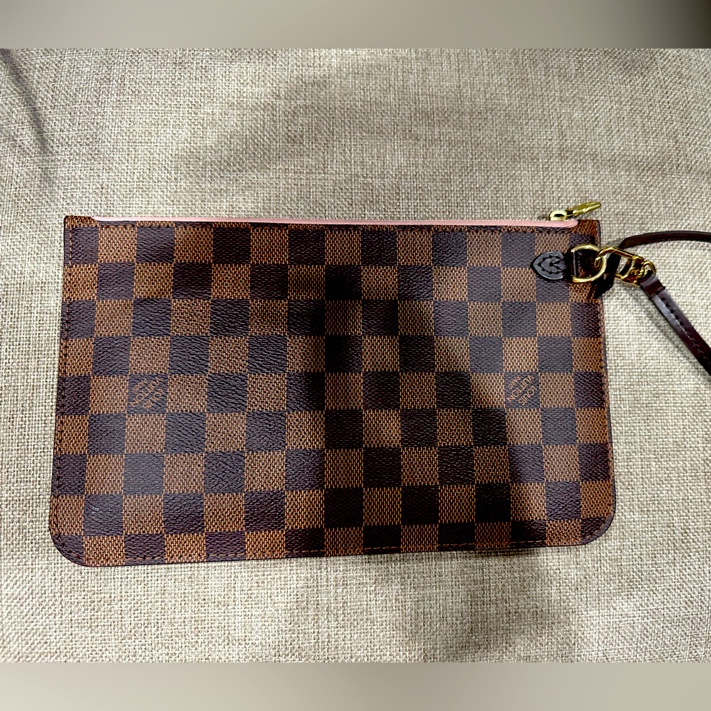 Louis vuitton clutch